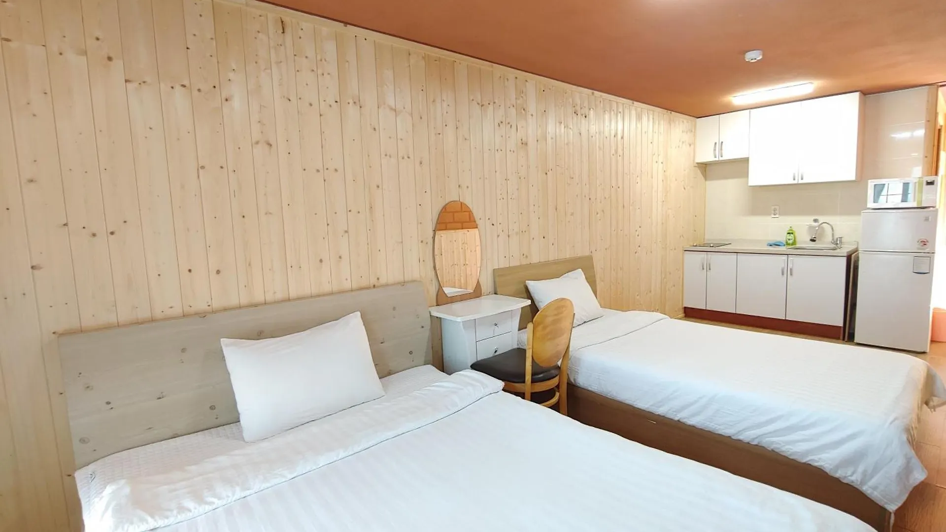 Starlight Oreum Pension Jeju Südkorea